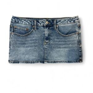 Fashion Nova Women’s Light Wash Mini Skirt, Size Medium
